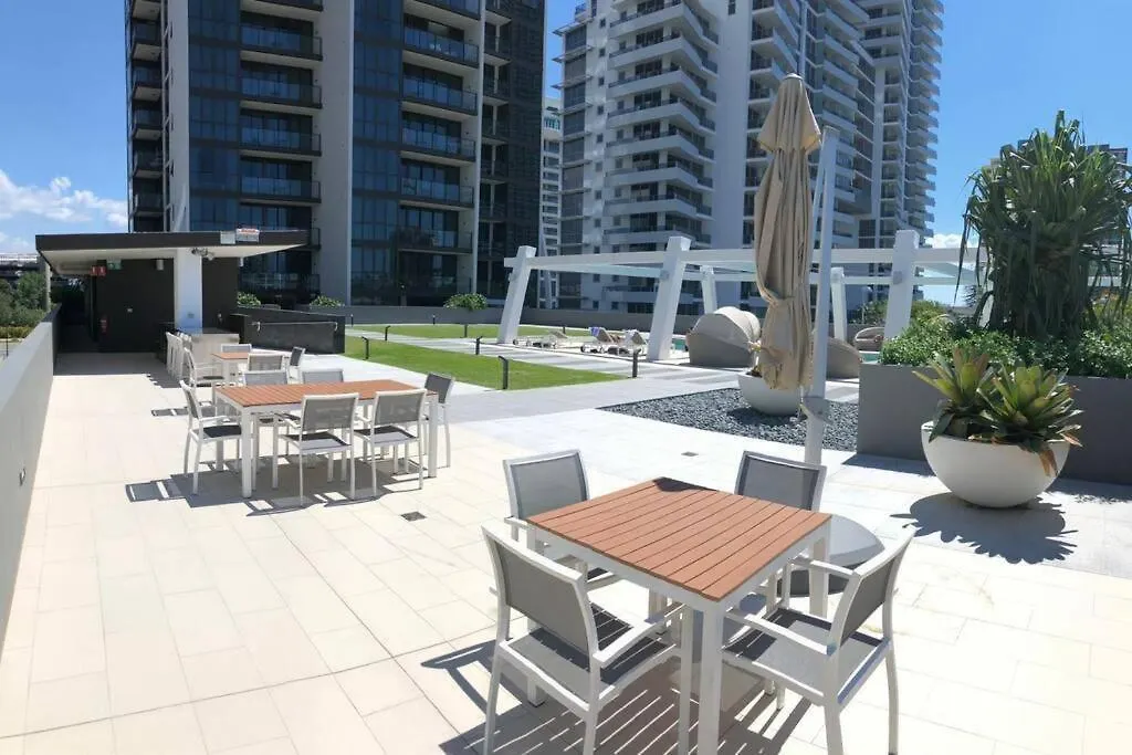 Convenient Located 2 Bedroom Apartment Next To Casino Gold Coast