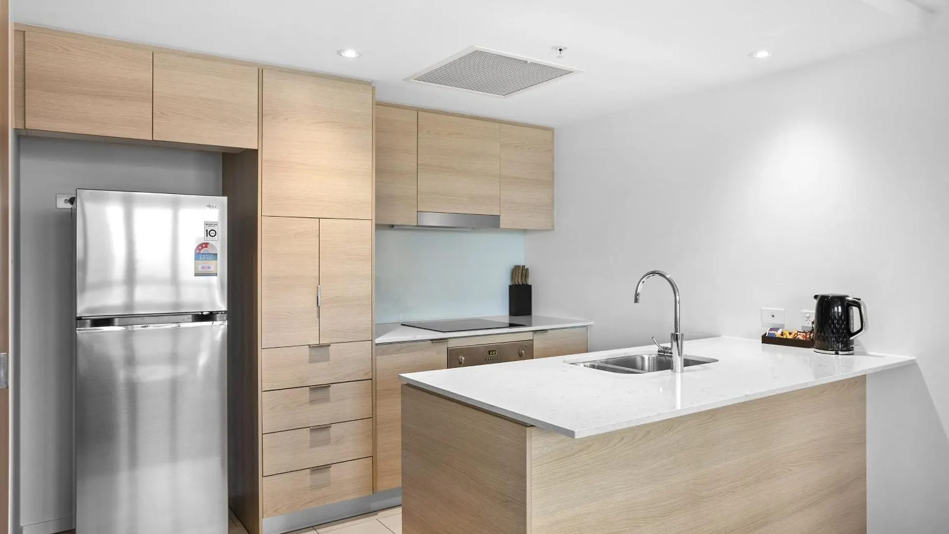 Convenient Located 2 Bedroom Apartment Next To Casino Gold Coast