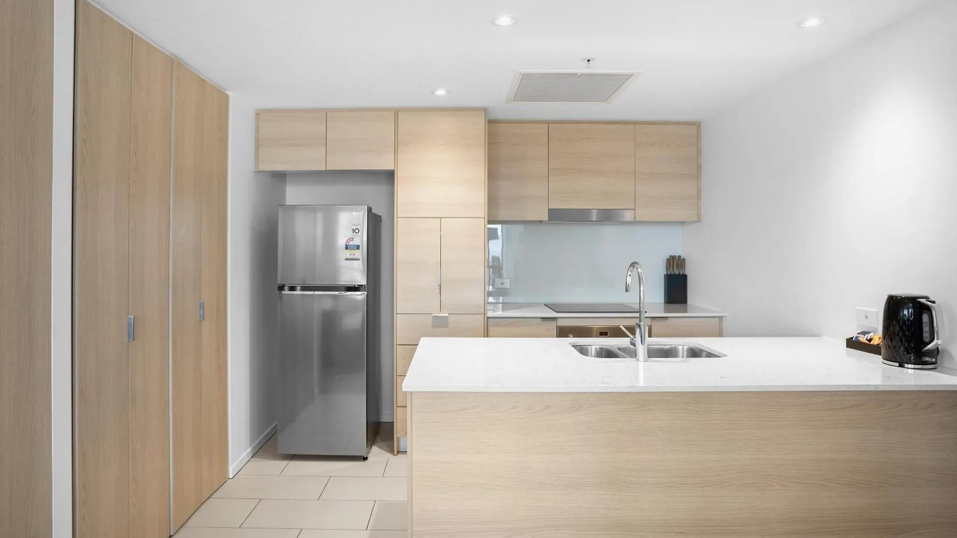 Convenient Located 2 Bedroom Apartment Next To Casino Gold Coast