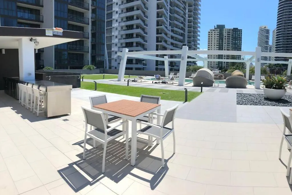 Convenient Located 2 Bedroom Apartment Next To Casino Gold Coast Australia